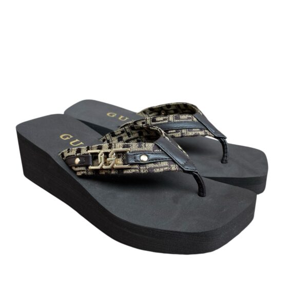 Sandalias  tipo plataforma GUESS
